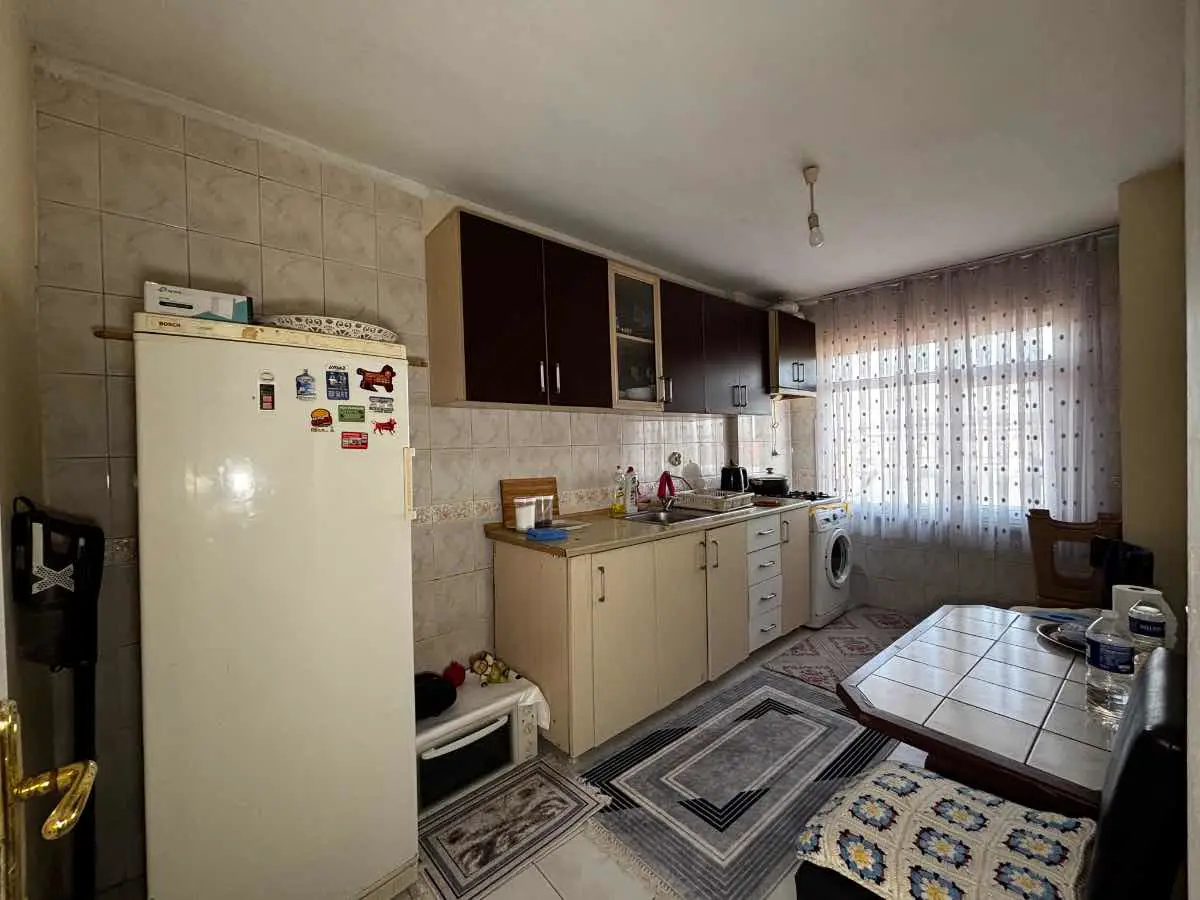 KÜÇÜKÇEKMECE GÜLTEPE'DE SATILIK 2+1 DAIRE 3