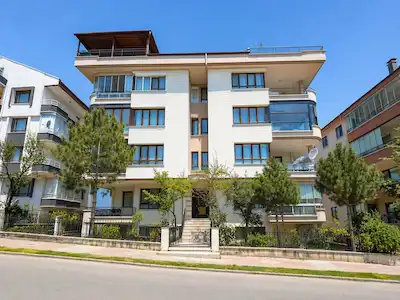 ANKARA KIRKONAKLAR’DA SATILIK 3+1 FERAH VE YENİLENMİŞ DAİRE