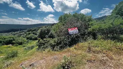 YENI FOÇA'DA DENIZE YAKIN, YATIRIMLIK 230M² ARSA