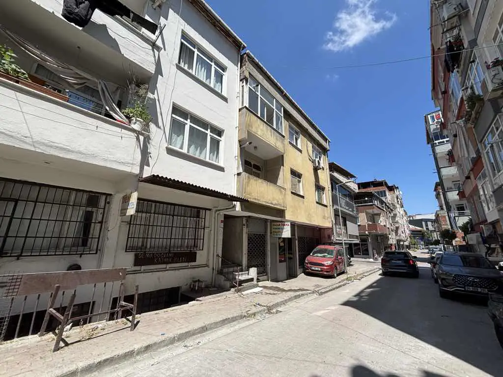 GÜNGÖREN SANAYİ MAHALLESİ ARSA FİYATINA KOMPLE BİNA 3