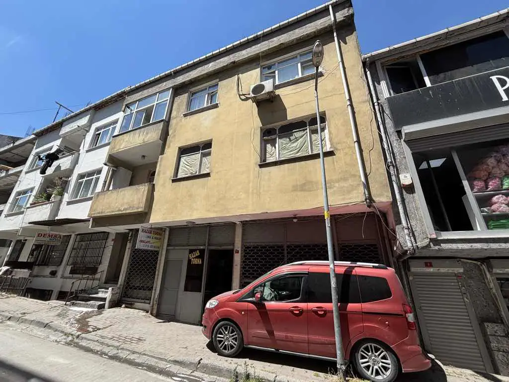 GÜNGÖREN SANAYİ MAHALLESİ ARSA FİYATINA KOMPLE BİNA 2