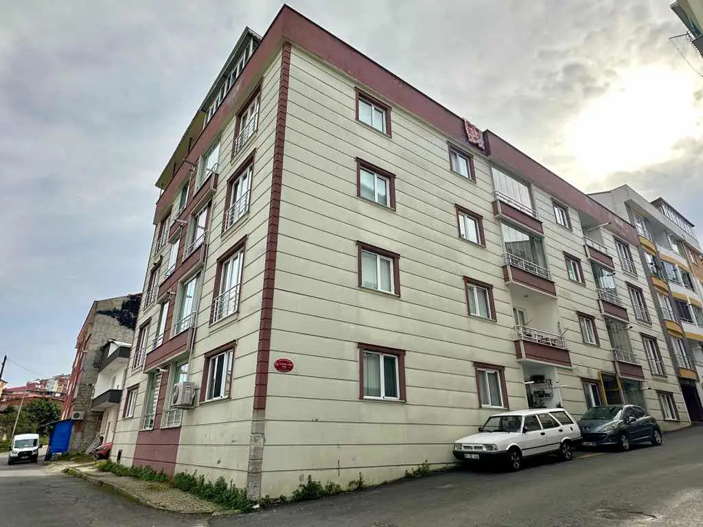 2 NOLU ERDOĞDU YEŞİLTEPE DOLMUŞ DURAĞI YANINDA SATILIK ÇATI KATI DAİRE