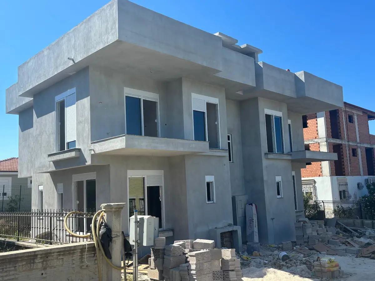 SÜLEK'TE SATILIK SIFIR KOMPLE BİNA