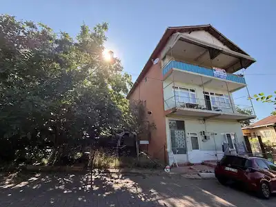 KARTEPE DERBENT'TE ÜZERİNDE YAPISI İLE 372 M2 İMARLI SATILIK ARSA