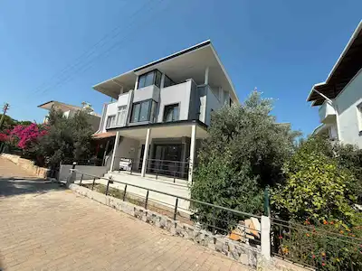 SULTANKENT SİTESİ’NDE  5+1 FIRSAT TRİPLEKS VİLLA