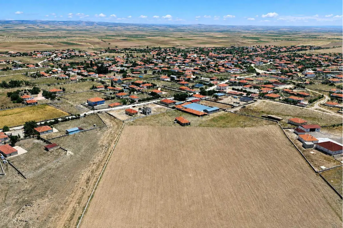 CİHANBEYLİ BULDUK'TA 331 M² 2 KAT KONUT İMARLI KÖŞE PARSEL