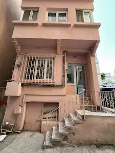 KARLIKTEPE MAHALLESİNDE EŞYALI 1+1
