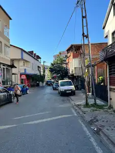 YUKARI DUDULLUDA METROYA 100 METRE KİRALIK TİCARİ DÜKKÂN