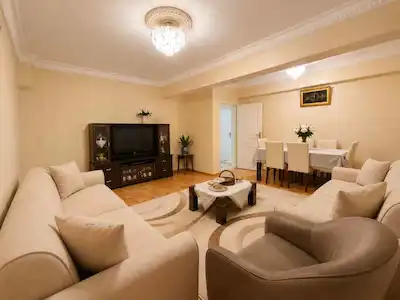 ÇIKSALINDA MEYDANA YAKIN FERAH VE KULLANIŞLI 3+1 SATILIK DAİRE