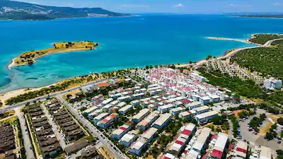 DENİZE SIFIR SİTE İÇİ 2+1 KELEPİR VİLLA