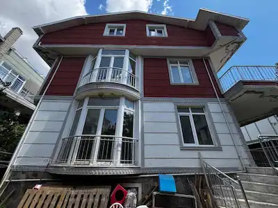 SİLİVRİ BALABAN’DA 400 M² BRÜT 6+1, 3 KATLI, 4 CEPHELİ SATILIK VİLLA