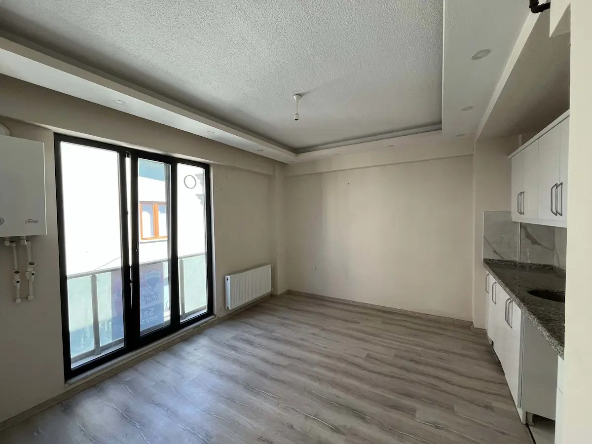 BİGA ESKİ ÇAN CADDESİ-TEKEL MEYDANI’NDA SATILIK FIRSAT 1+1 DAİRE