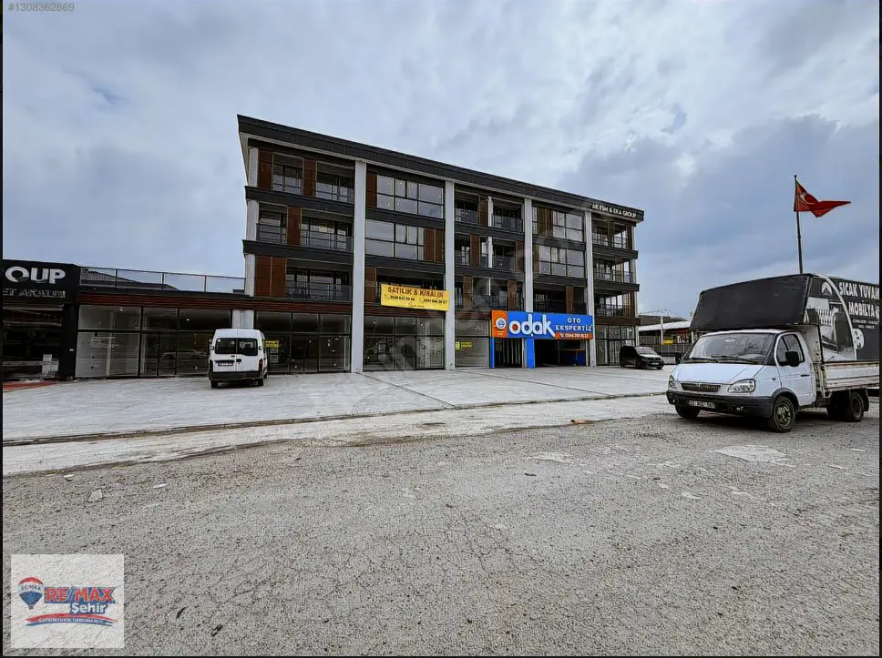 REMAX ŞEHIR'DEN BURSA YOLUNDA OFİS