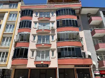 KERNEK MAHALLESİNDE RE/MAX GÜNEŞ'TEN SATILIK 3+1 GENİŞ DAİRE