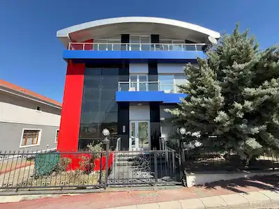 BEYTEPE’DE ÜNİVERSİTELERE YAKIN, 3 KAT BAĞIMSIZ KULLANIMLI 11 ODALI TİCARİ VİLLA