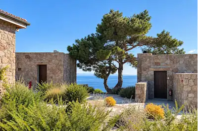 KAZDAĞLARI AYVACIK 'TA DENİZ MANZARALI FAAL BUTİK OTEL !!!!