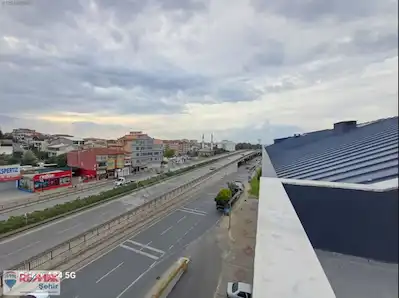 REMAX YALOVA DAN BURSA YOLUNA CEPHE KIRALIK OFISLER