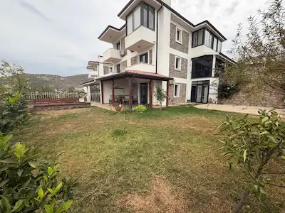 DATÇA MERKEZE YAKIN DÖNEMSEL 2+1 BAHÇE KATI KİRALIK DAİRE