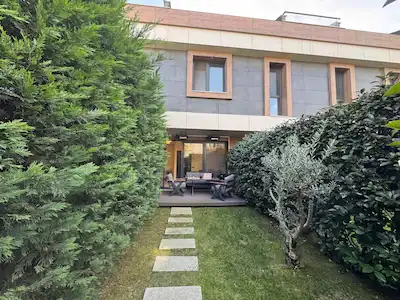 ÜMRANIYE ATAKENT'TE 5.KATLI KÖŞE BÜYÜK BAHÇELİ İŞ YERİ