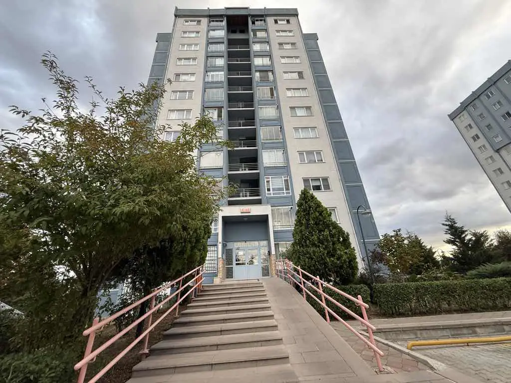 5.ETAP METRO DURAĞI YANI AŞİYAN SİTESİN’DE ,MUHTEŞEM ŞEHİR MANZARALI 3+1 KİRALIK DAİRE