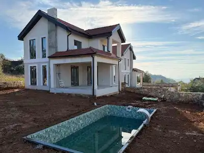 GEYVE ESENKÖY DE DOĞAYLA İÇİÇE ÖZEL HAVUZLU  3+1 SIFIR VİLLA