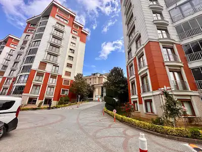 ÜMRANIYE KASRILENA SITESINDE SATILIK 3+1 DAIRE