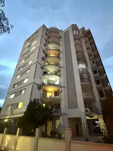 97 YENI GIRNEDE ASANSÖRLÜ,DOGALGAZLI , OTOPARKLI KIRALIK GENIŞ ARA KAT