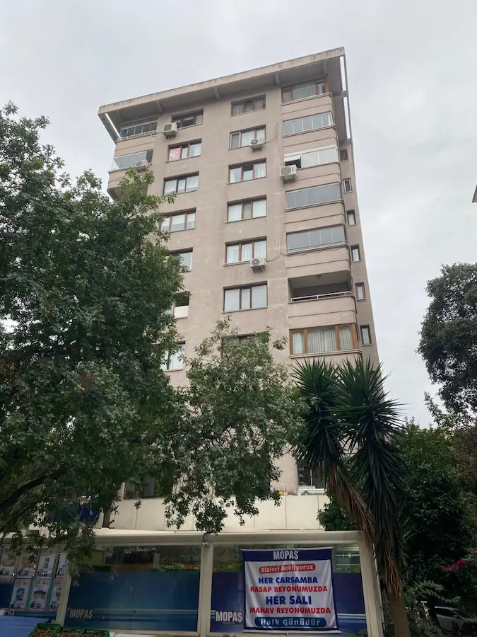 KOZYATAĞI BAYAR CADDESİ ÜZERİNDE KİRALIK (4+1)