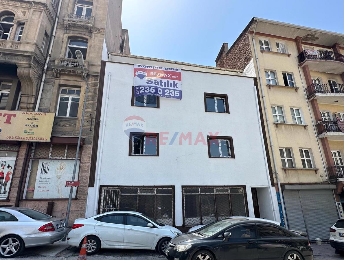 Tarihi Müze Karşısı Boş Kullanıma  Hazır Komple Bina
