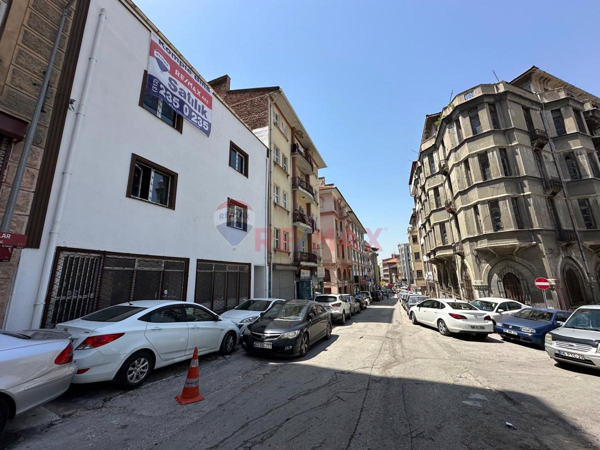 Tarihi Müze Karşısı Boş Kullanıma  Hazır Komple Bina