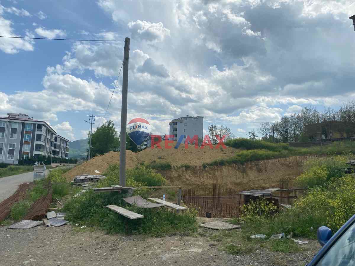 İLAKDIM KAVACIKTA 6 KATA İMARLI KAT KARŞILIĞI ARSA