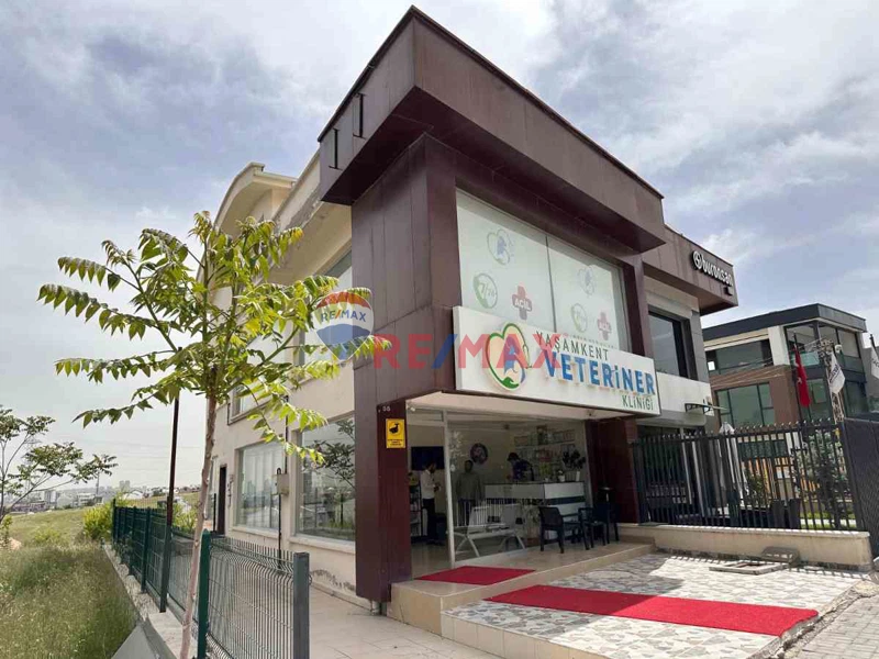 YAŞAMKENTTE CADDE ÜZERİ HAZIR KİRACILI  SATILIK İŞYERİ
