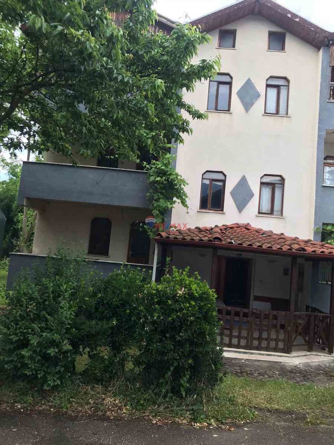 REMAX ÇARŞI'DAN MAŞUKİYE'DE 964 M2 İÇİNDE SATILIK İKİZ VİLLA