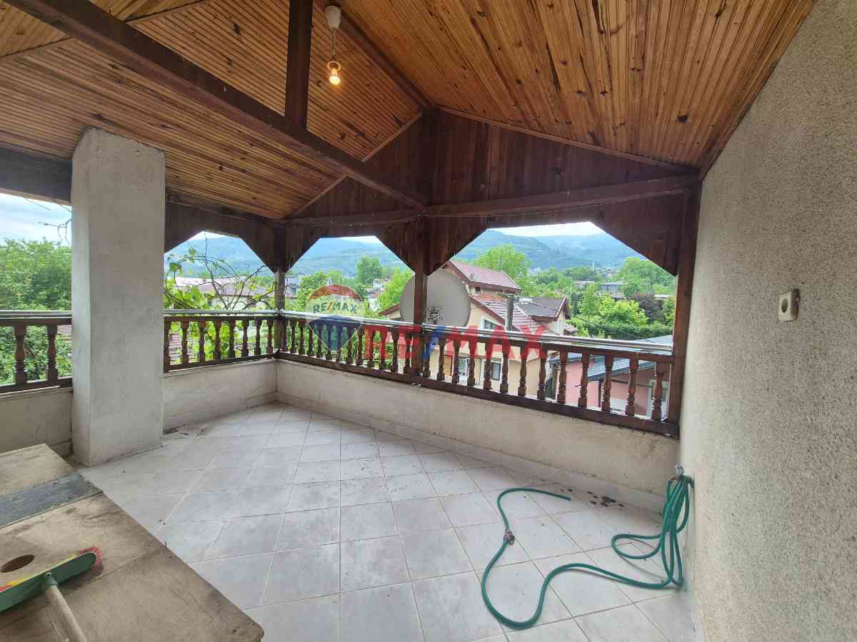 REMAX ÇARŞI'DAN MAŞUKİYE'DE 964 M2 İÇİNDE SATILIK İKİZ VİLLA