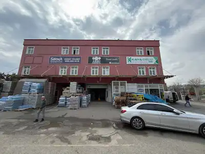 GIDA BORSASI'NDA BÜYÜK TİP 400M2 3 KATLI DÜKKAN