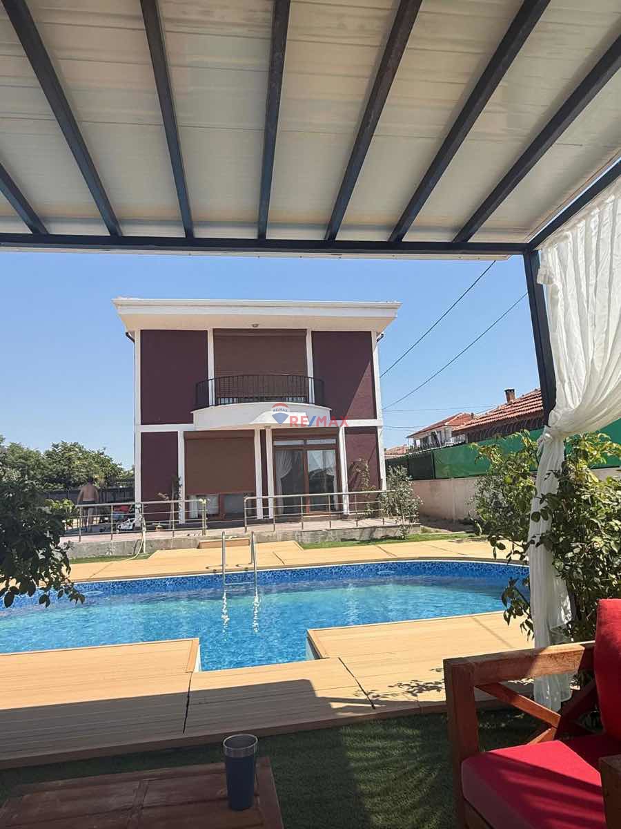 KIRKLARELİ MERKEZ KAVAKLI'DA RE/MAX EKİNOX'TAN SATILIK MÜSTAKİL VİLLA