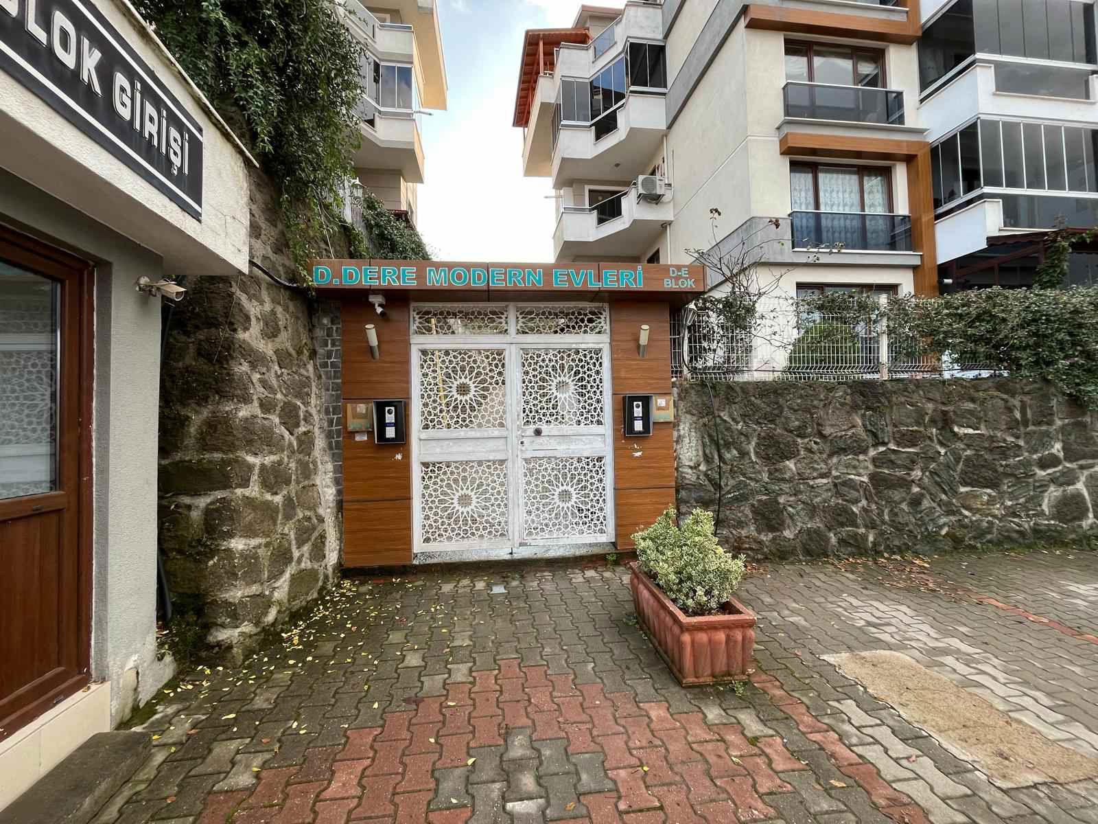 REMAXÇAKRA ÖMER ONAYCI'DAN TOPÇULAR'DA SITE İÇINDE BAHÇE DUBLEX