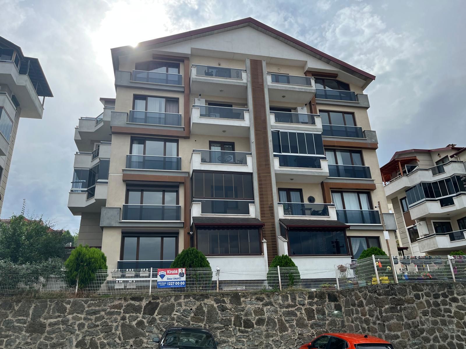 REMAXÇAKRA ÖMER ONAYCI'DAN TOPÇULAR'DA SITE İÇINDE BAHÇE DUBLEX