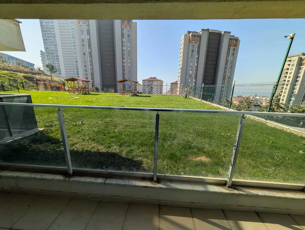 REMAX WE'DEN MARMAROOM SİTESİ SATILIK 2+1 BAHÇE KATI DAİRE