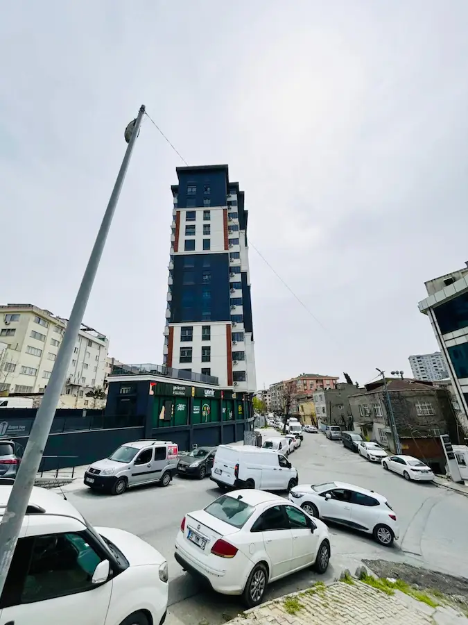 BAĞCILAR BAĞLAR MAH. METROYA YAKIN SIFIR 2+1 YERDEN ISITMALI OTOPARKLI DAİRE