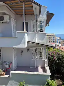 REMAX BEYAZ MUDANYA HALİTPAŞA'DA DENİZ MANZARALI VİLLA
