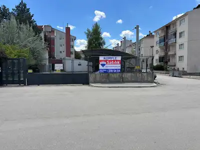 BOZÜYÜK MERKEZDE 6.032 M² ARSA 1.900 M2 LOJMAN & MİSAFİRHANE