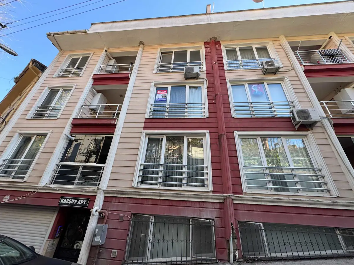 İZMİT VELİAHMET’TE 3+1 | 125 M² BRÜT | KAT MÜLKİYETLİ, KREDİYE UYGUN, KİRACILI DAİRE