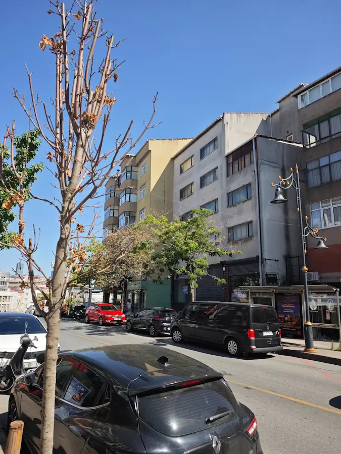 GÜNCEL İLAN!! GİRNE CADDESİ ÜZERİ KOMPLE 1.250M2 BİNA