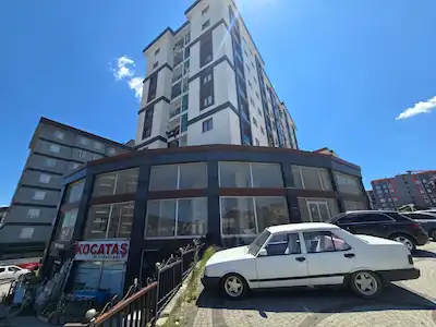 REMAX’DAN ANA CADDE ÜZERİ İSKANLI 480 M2 DEPOLU MAĞAZA