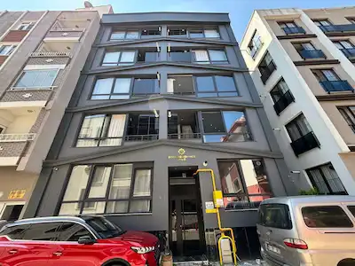 REMAX KUZEY'DEN GÜZELYALI SAHİLDE EBEVEYN BANYOLU SATILIK 1+1 DAİRE