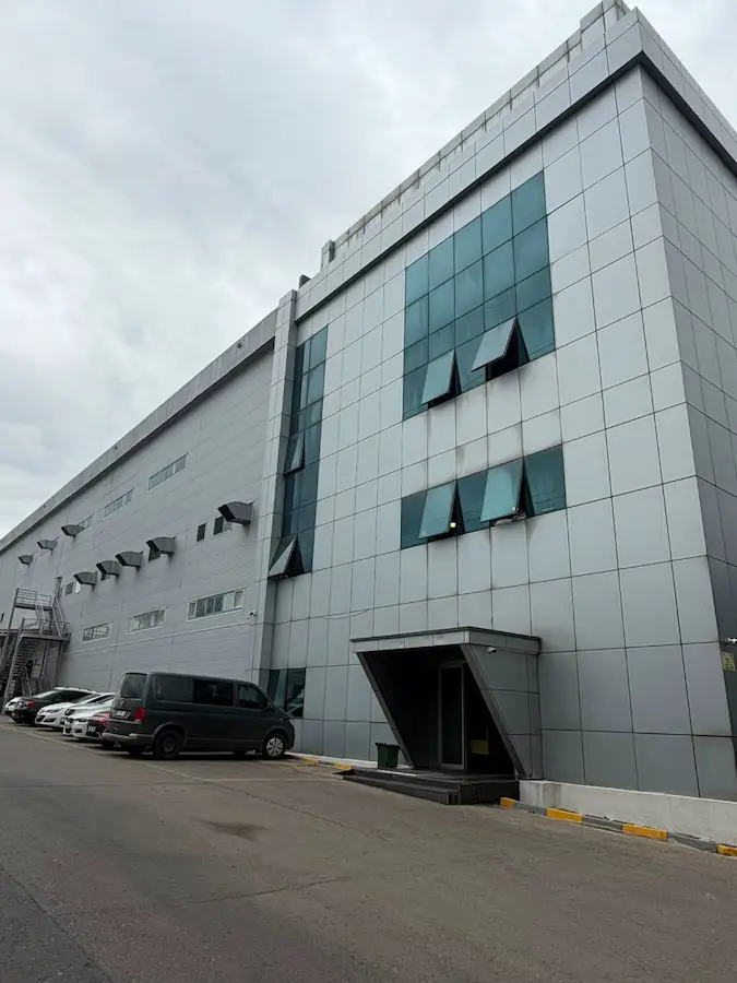 MERKEZI KONUMDA-KDV AVANTAJLI- 4000 M2 -KIRALIK KOMPLE PLAZA