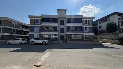 SERDİVAN KEMALPAŞA MAHALLESİNDE SATILIK 190M² 4+1 DAİRE