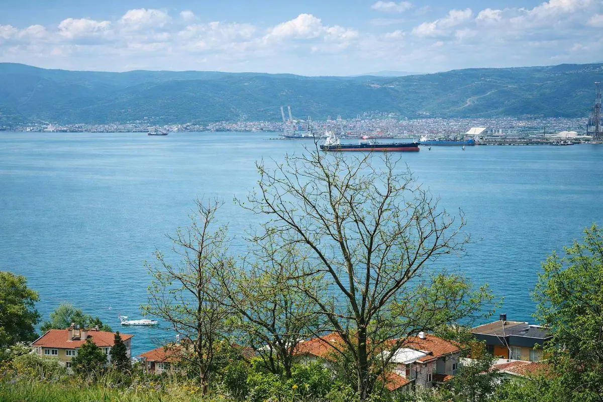 KOCAELI DEĞIRMENDERE MUHTEŞEM DENIZ MANZARALI SATILIK ARSA