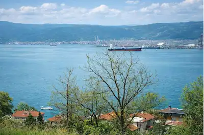 KOCAELI DEĞIRMENDERE MUHTEŞEM DENIZ MANZARALI SATILIK ARSA